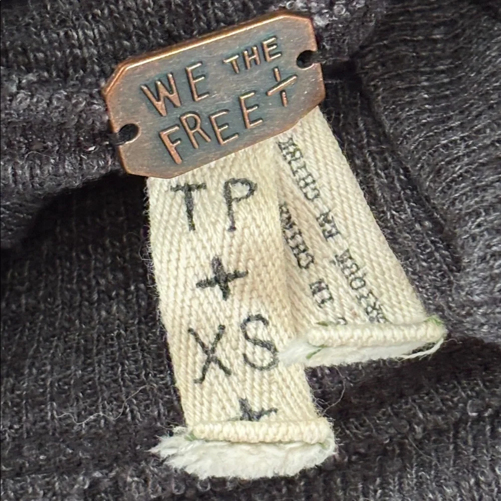 WE THE FREE BY FREE PEOPLE SPLIT BACK LONG SLEEVE TURTLENECK TUNIC TOP - Picture 6 of 8